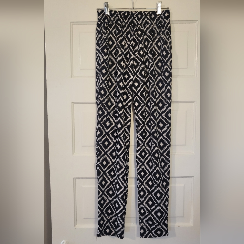 Black and White Print Pants with Pockets